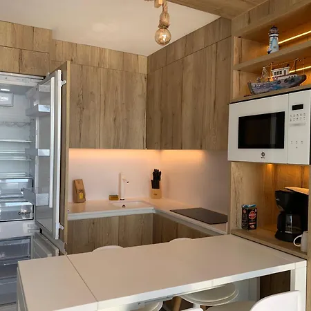 A Primera Linea De Mar En Playa De Aro بلاتجا ذارو